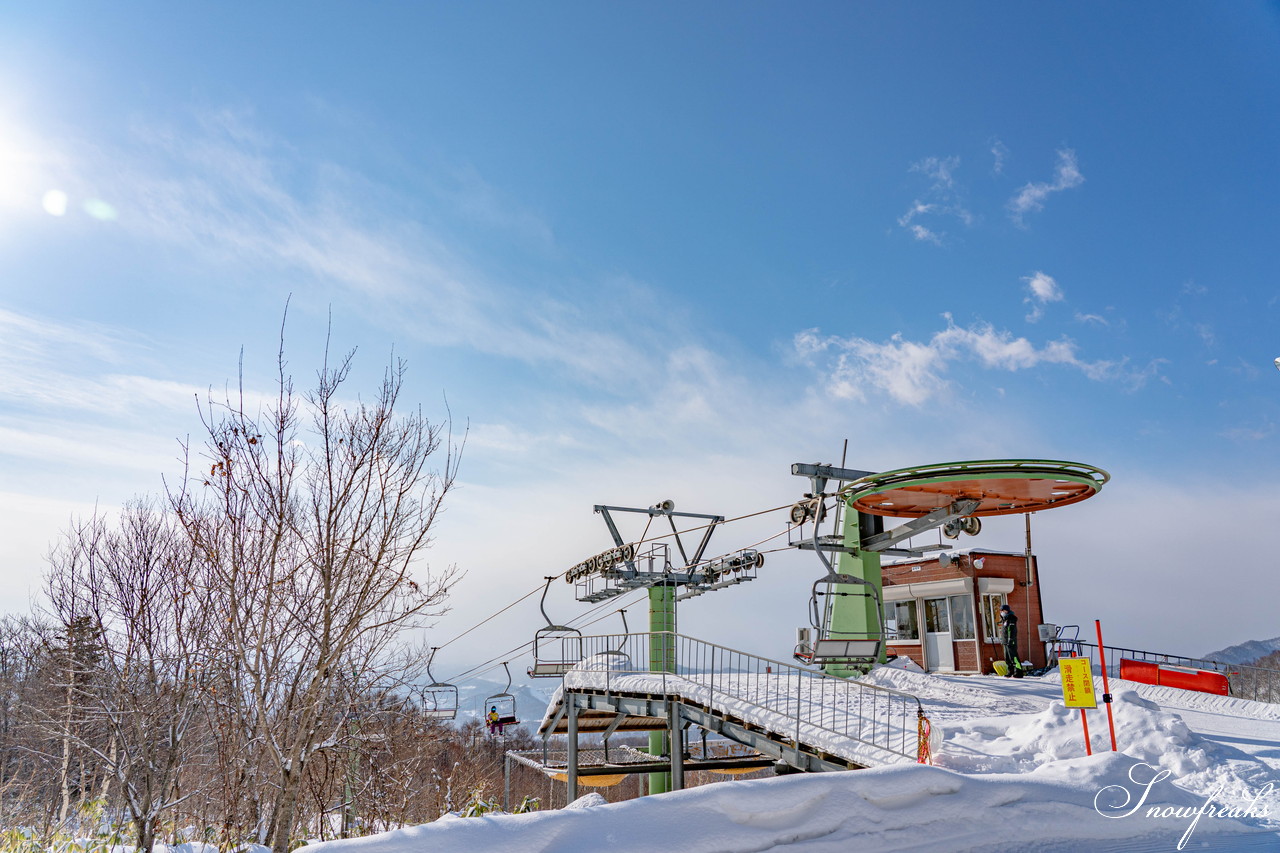 札幌藻岩山スキー場　積雪 105cm。スキーヤーだけが楽しめる！名物の急斜面『うさぎ平』＆『からまつ』両上級者コースもコンディション良好です(^^)/